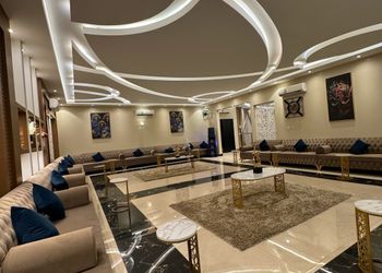 شاليه بمجلس كبير مطل على المسبح