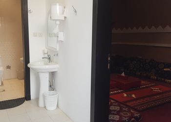 منتجع فندقي بألعاب أطفال ,ركن شواءفي العماريه