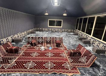 مخيم ببيت شعر وجلسة خارجية 