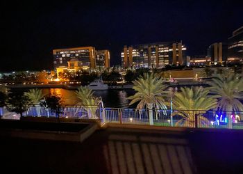 شقة بدخول ذاتي وإطلالة على بحيرة