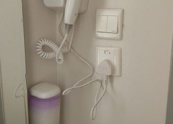 استديو بسرير ماستر وأثاث مريح 