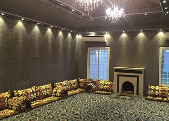 استراحة بمسطح اخضر وجلسه خارجيه