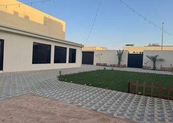 استراحة بمسطح اخضر ومجالس