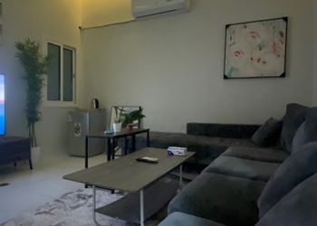 شقة بدخول ذاتي وغرفة نوم 