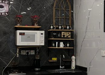 شاليه بألعاب أطفال ومسبح