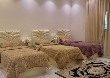 شاليه بمسبح داخلي ومجالس مريحة 