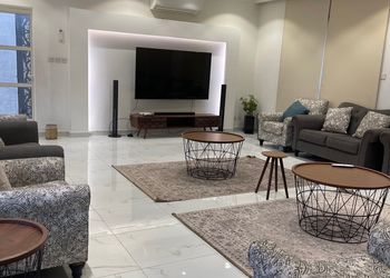 استراحة بمسطح اخضر ومجالس
