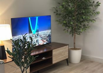 استديو هادئ بسرير ماستر