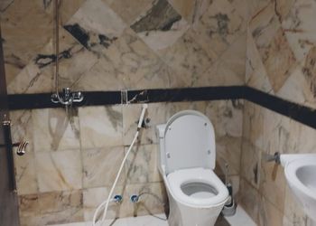 استديو بأثاث مريح وبسيط 