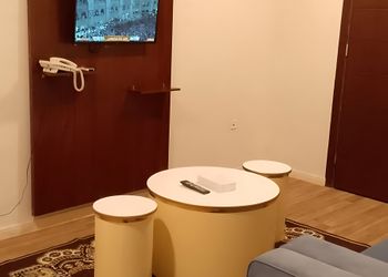 شقة بصالة وغرفة نوم