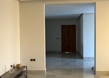 استراحة بمسطح اخضر وجلسة