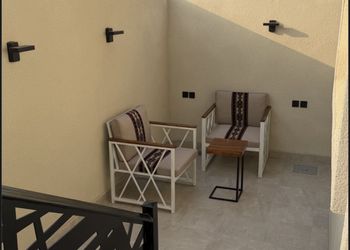 استديو بسرير ماستر وجلسة 