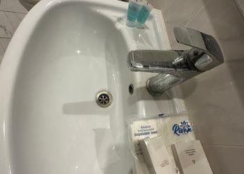 شقة بغرفة معيشة وغرفة نوم 