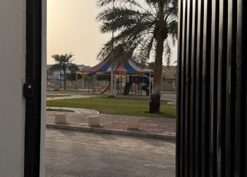 استديو بسرير ماستر وجلسة جانبية