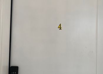 استديو بسرير ماستر وجلسة جانبية
