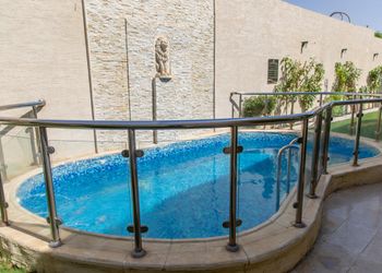 شاليه بجاكوزي وإضاءة إضافية,سماعات