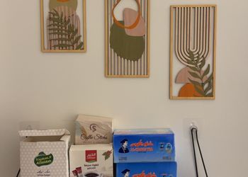 استديو بأثاث مريح وبسيط 