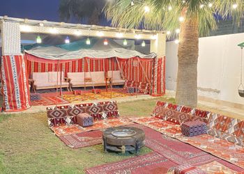 استراحة بمجالس ومسطح اخضر