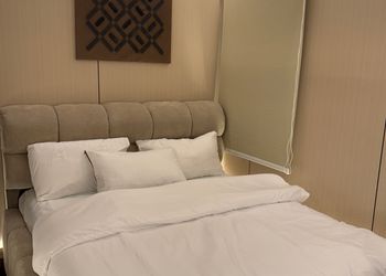 شقة بغرفة معيشة وغرفتين نوم 