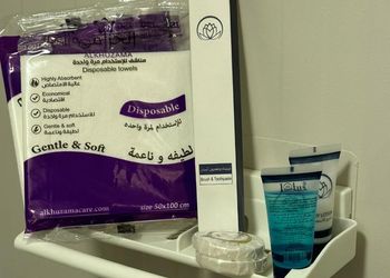 كرفان داخل مزرعة بجلسة خارجية