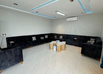 شاليه بمسطح اخضر وجلسة خارجية 