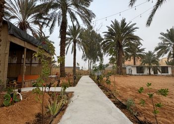 مزرعة بمناظر خلابة وجلسات خارجية 
