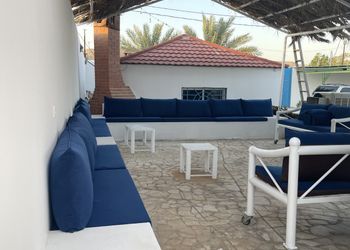 استراحة بجلسات واسعة