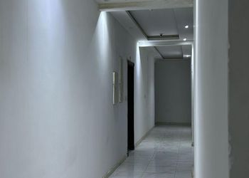 استديو بسرير ماستر وجلسة جانبية