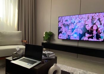 شقة بصالة مريحة ودخول ذاتي 