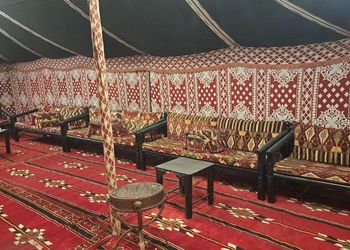 مخيم بركن شواء وملعب كرة طائرة