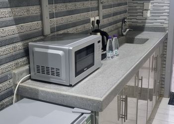 شقة بغرفتين نوم وأثاث مريح