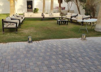 استراحة بملعب كرة طائرة ومسبح 