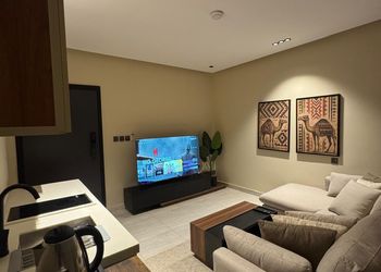 شقة بغرفة معيشة وغرفة نوم 