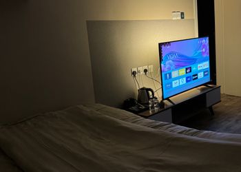 استديو هادئ بسرير ماستر