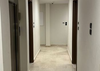 استديو هادئ بسرير ماستر
