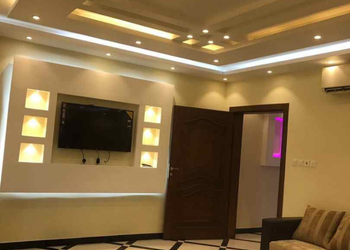 شاليه بمسطح اخضر وجلسة خارجية 