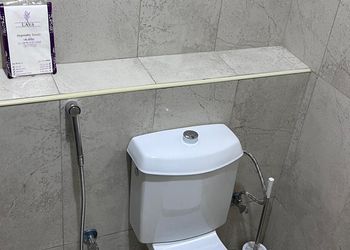 شقة بغرفة معيشة وغرفة نوم  