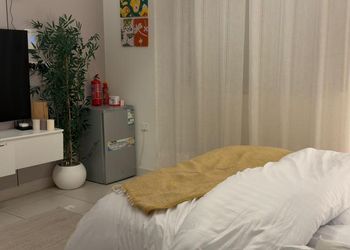 استديو هادئ بسرير ماستر 