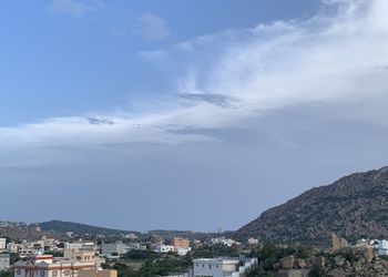 شقه مطلة على الجبال وغرفتين نوم 