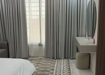 شقة بصالة مريحة وغرفتين نوم 