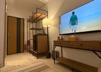 استديو هادئ بسرير ماستر