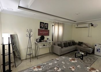 استديو بسرير ماستر وجلسة جانبية 