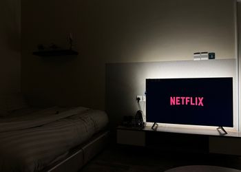 استديو هادئ بسرير ماستر
