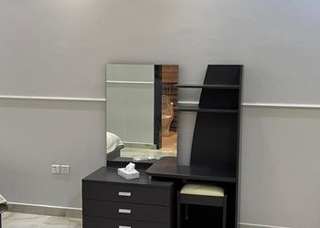 شاليه بمسطح اخضر وجلسة خارجية 