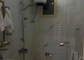 شقة بصالة جلوس 