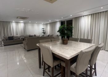 شاليه مطل على البحر و 4 غرف نوم