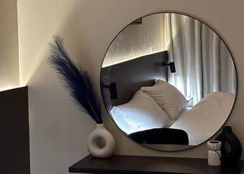 استديو بسرير ماستر وجلسة جانبية 