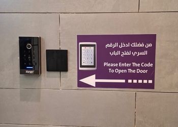شقة بغرفة معيشة وغرفة نوم 