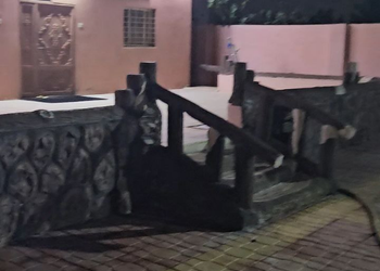 استراحة بمجالس واسعة وألعاب أطفال 