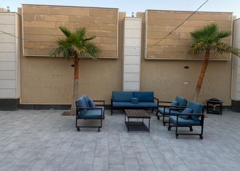 شاليه بجلسة خارجية ومجلس 